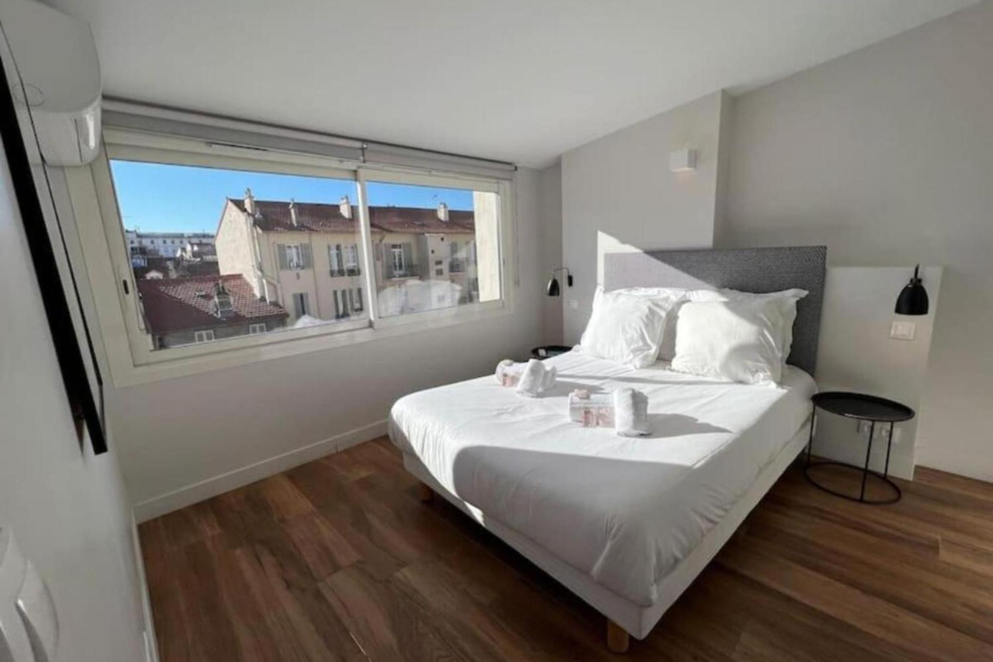 Beautiful 2 Bedrooms 1 Bathroom Apartment